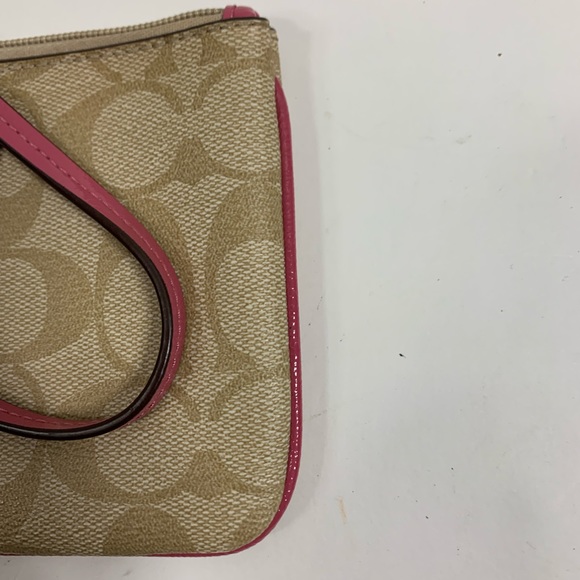 Coach Pouch Pink - Picture 2 of 6